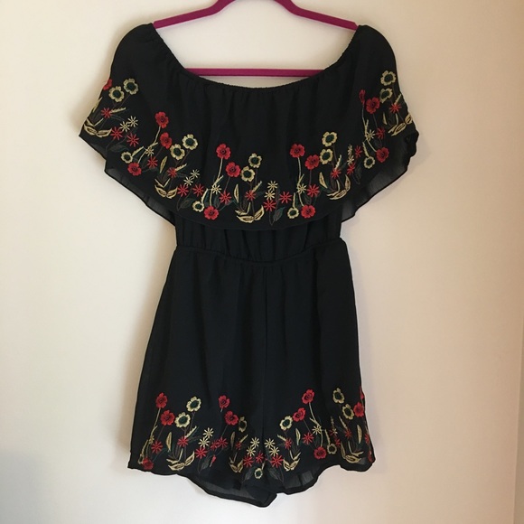 NWT Embroidered Romper - Picture 1 of 8
