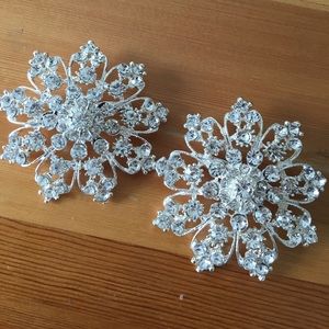 Set of 2 Brooches