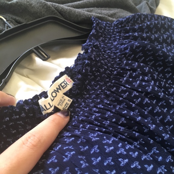 Navy Blue Floral Top - Picture 3 of 5