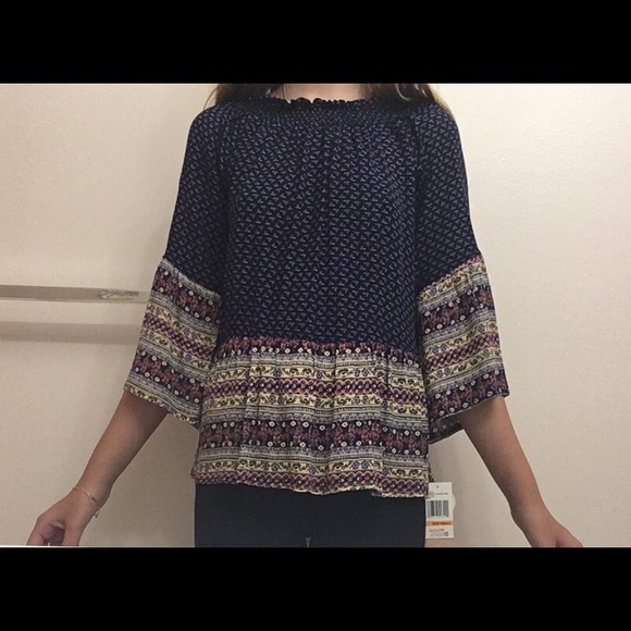 Navy Blue Floral Top - Picture 4 of 5