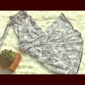 Anthropologie Flowy Capris