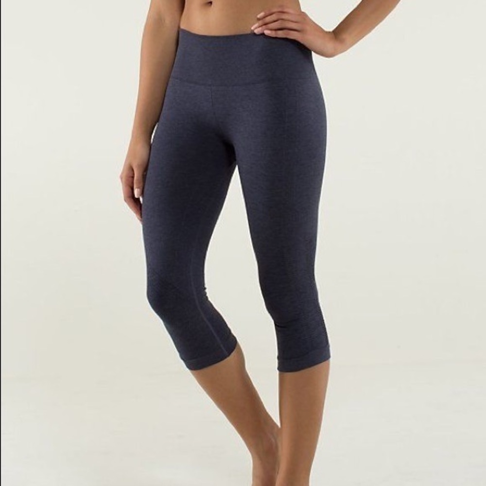 Lululemon in the flow crop leggings