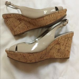 NWOT Marc Fisher Nude Patent Leather Wedge, 10