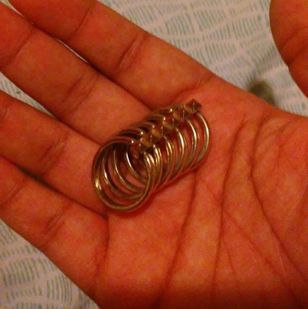 Multiple Rings in One - Picture 2 of 3