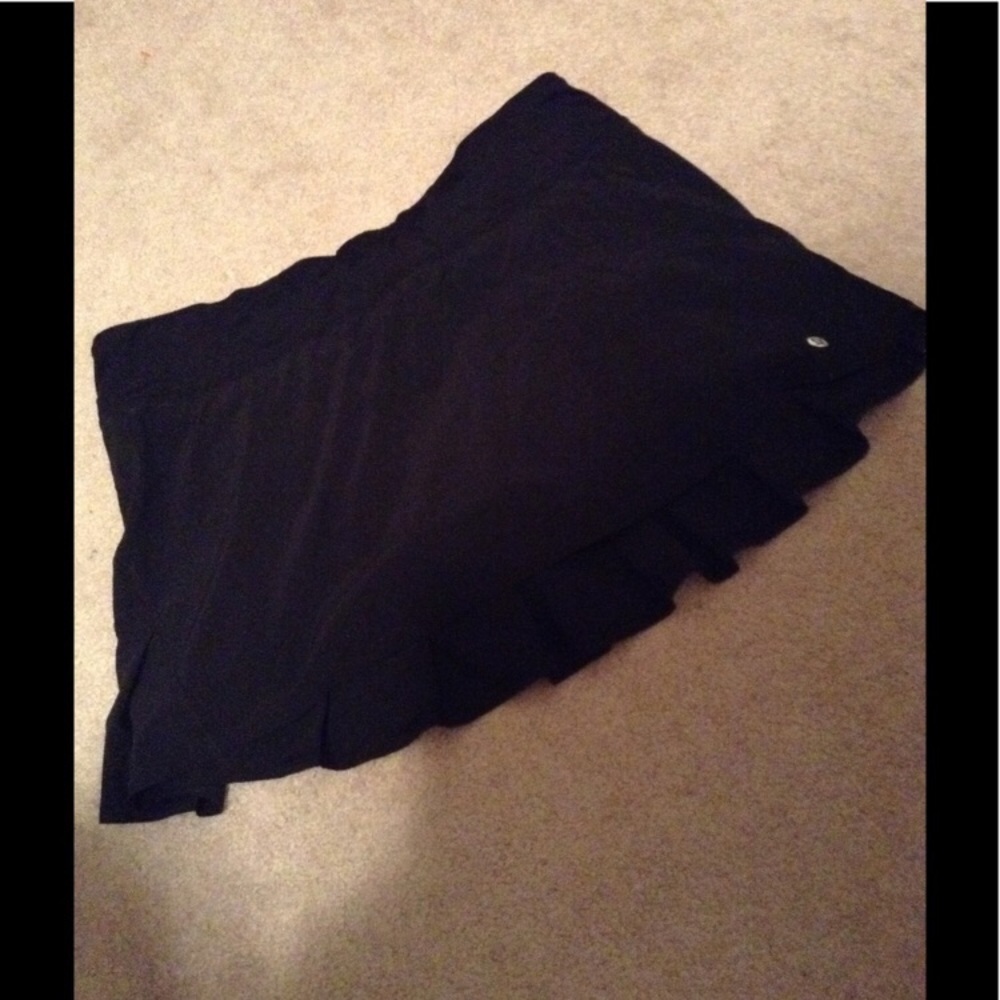 Lululemon Pacesetter Skirt size 8