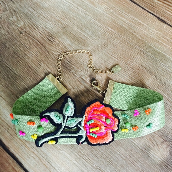 ROSE PATCH CHOKER - Picture 2 of 5