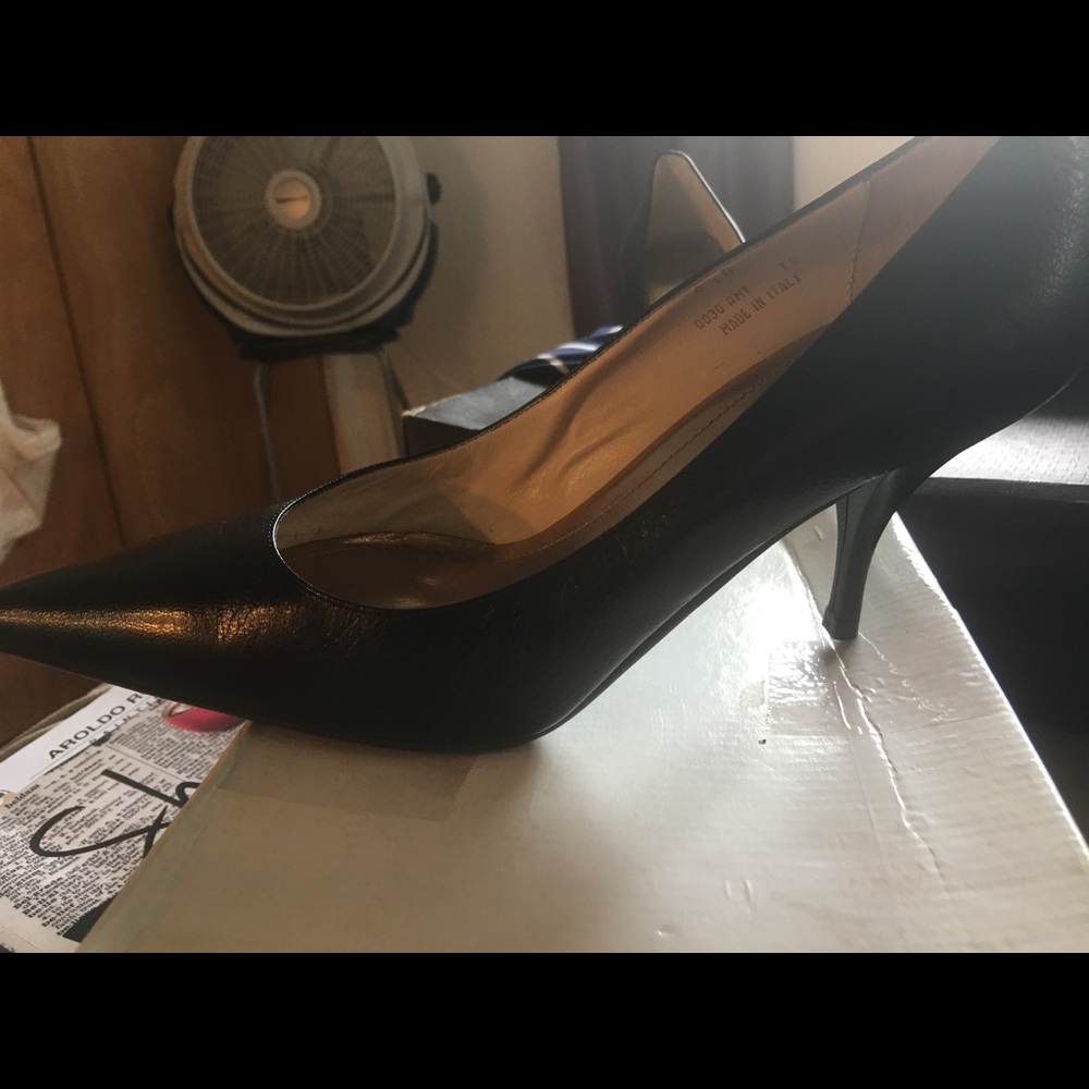 (Sold) Brand new never worn Coach pumps 9.5B