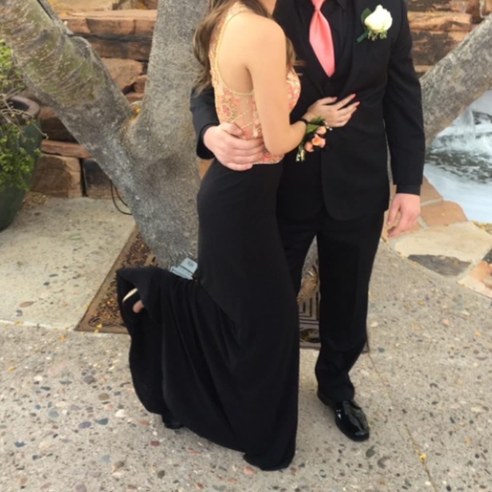 PROM DRESS!! - Picture 3 of 4