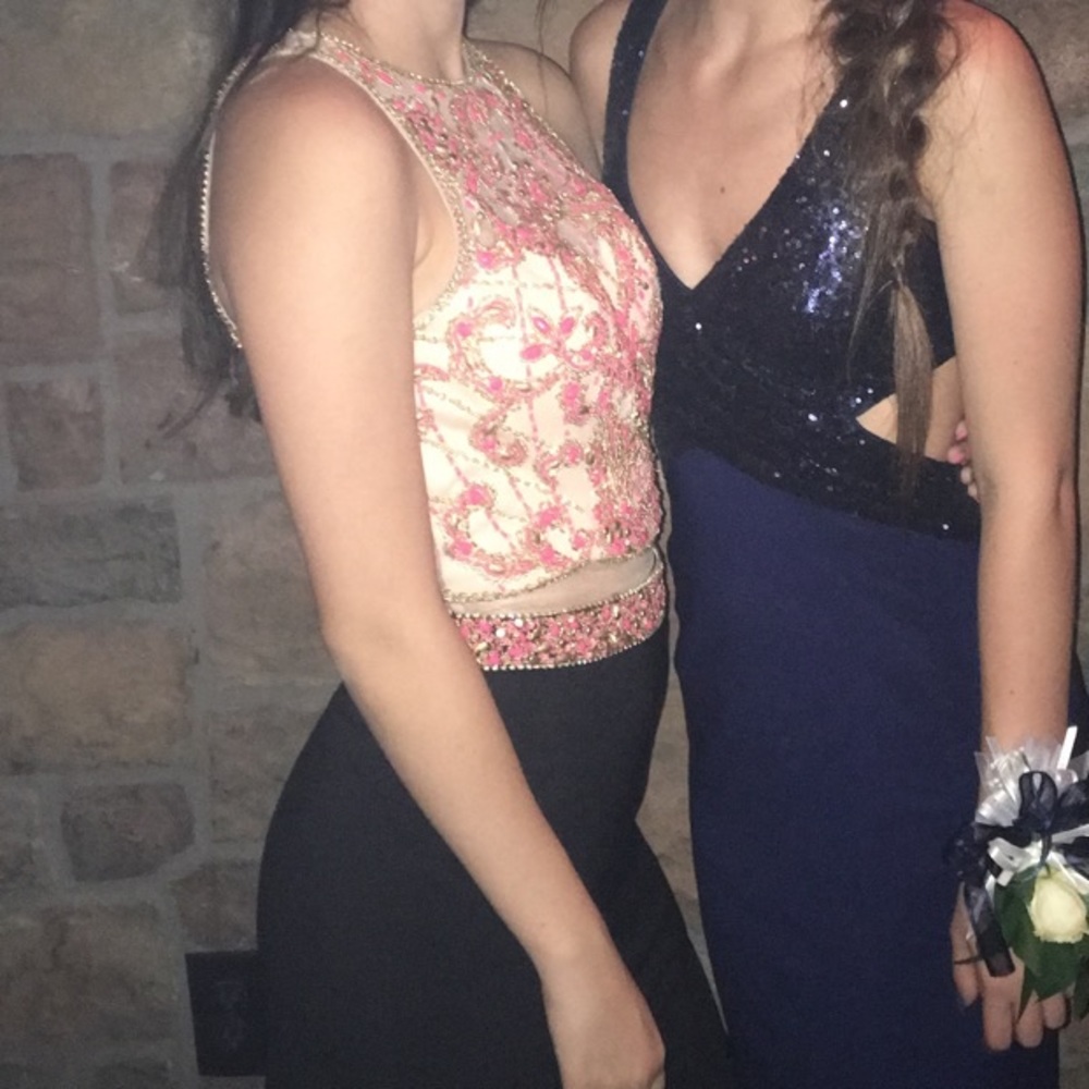 PROM DRESS!! - Picture 4 of 4