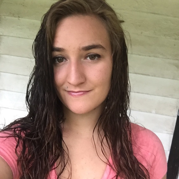 Meet your Posher, Haylea - Picture 1 of 1