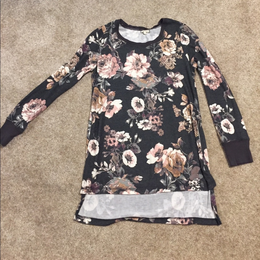 super cute! floral tunic