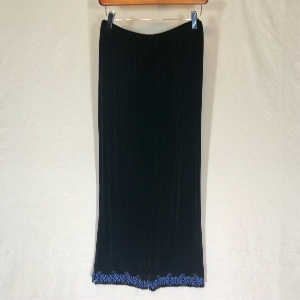 Chicos Size 2 Travelers Embroidered Black Pants
