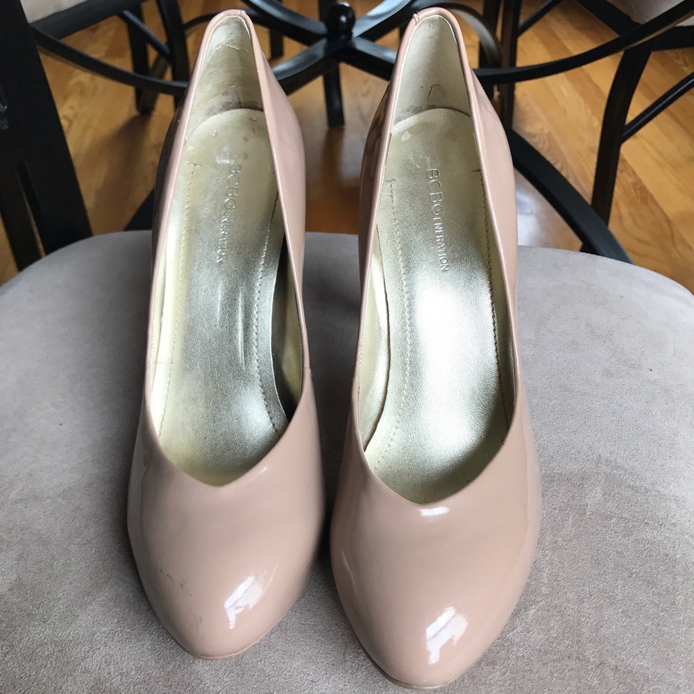 Nude BCBG pumps