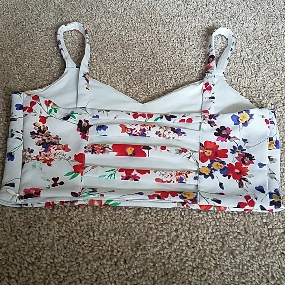 Express never worn crop top - Picture 2 of 3