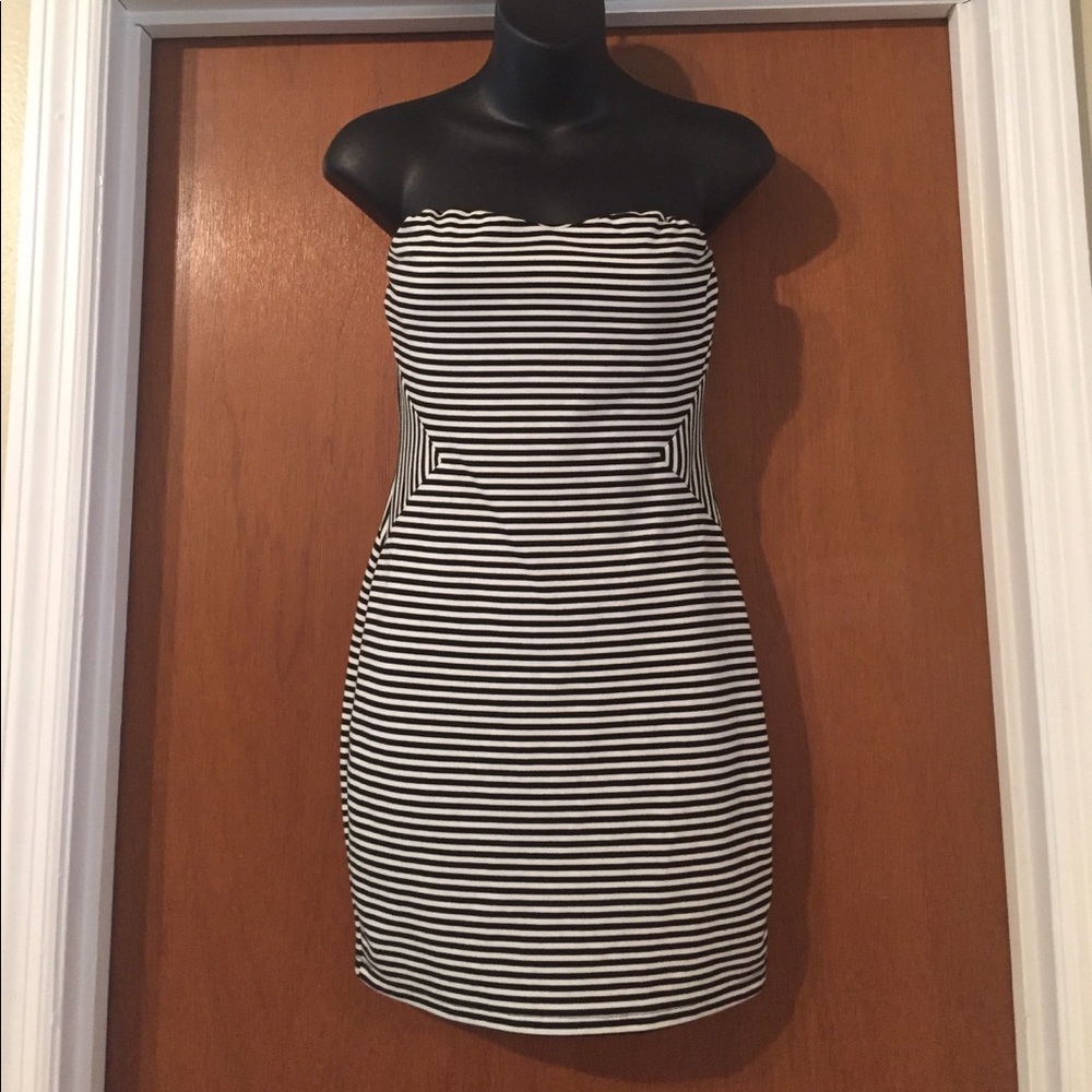 FOREVER 21 MINI DRESS