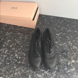 🐬Sale🐬Black Bloch Tap shoes!