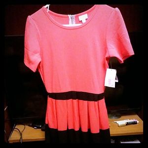 Lularoe amelia size medium