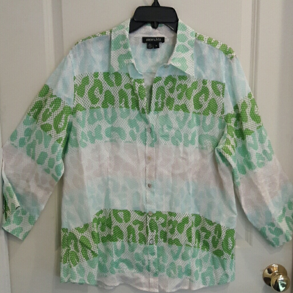 Paperwhite linen blouse w mop buttons neck is 16"