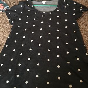 S lularoe classic tee