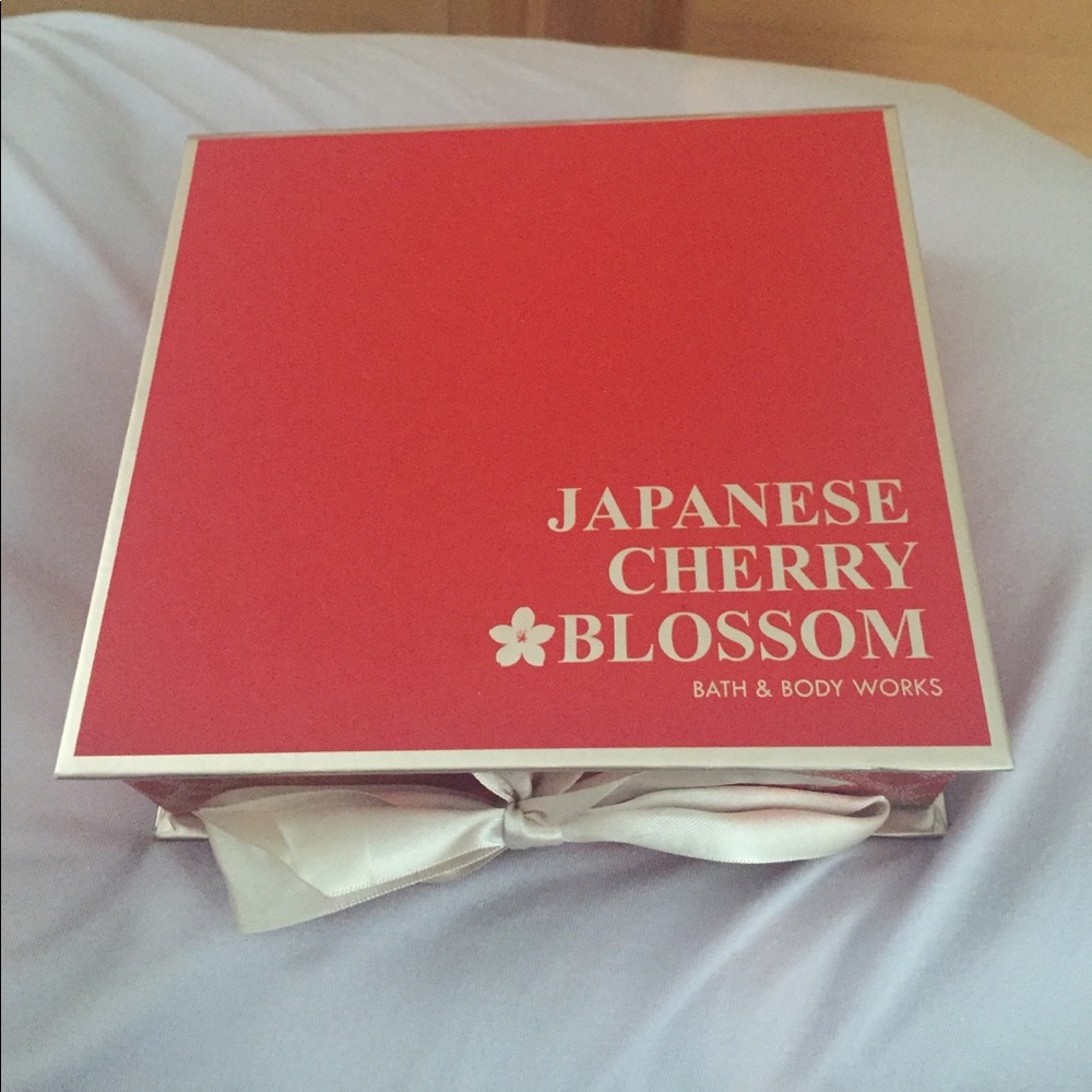 BBW Japanese cherry blossom gift set
