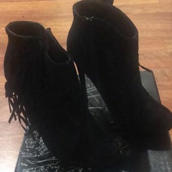 🎀SOLD🎀 black suede booties with fringe. 7.5 - Picture 2 of 3