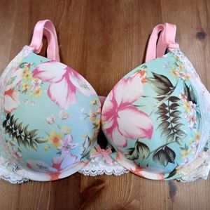 Victoria's Secret like new 36DD bra