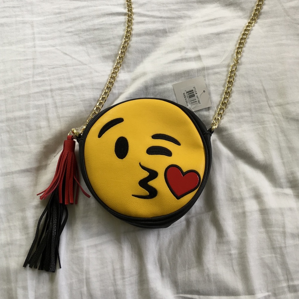 Kiss emoji purse