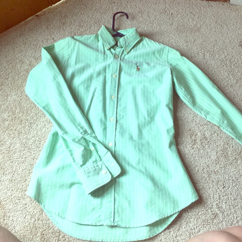 Women's Ralph Lauren button up. Slim fit.