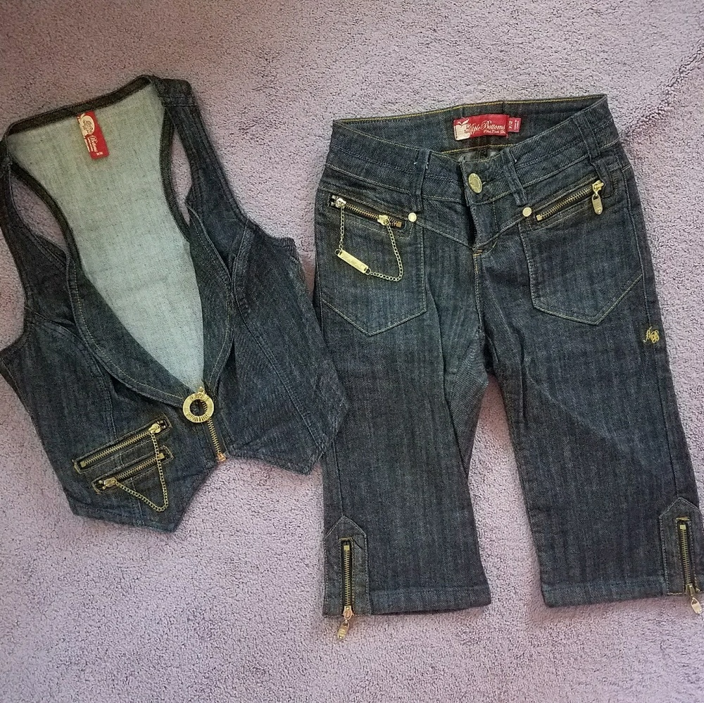 Juniors Apple Bottoms Jean Set