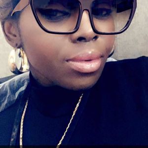 Meet your Posher, Adriene