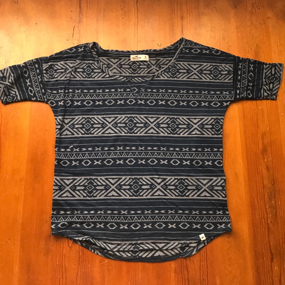 Hollister printed tee