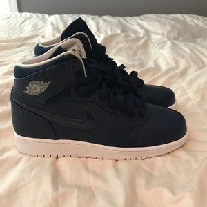 Youth size Jordan's (boys youth or women!)
