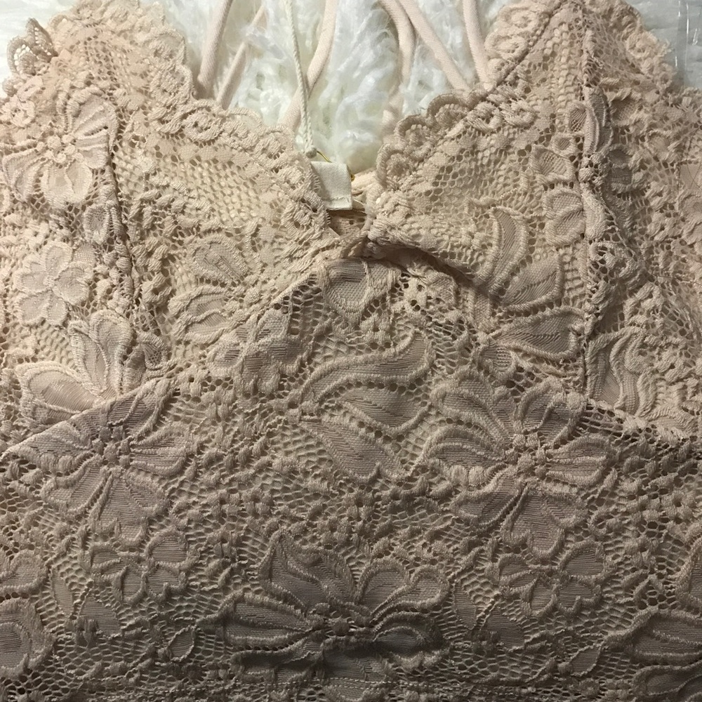 LACE BRA CROP TOP