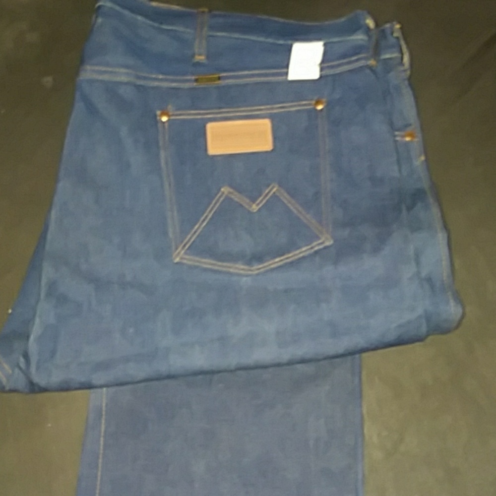 Men Mervick  RELAXED Fitted  N.W.T