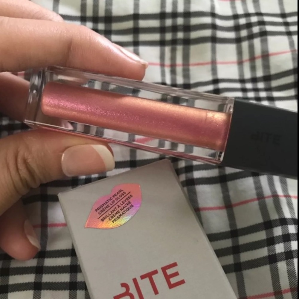 BITE Prismatic Pearl Lip ๐โจ / Sold on โ๏ธercari - Picture 3 of 4