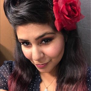 Meet your Posher, Lorena