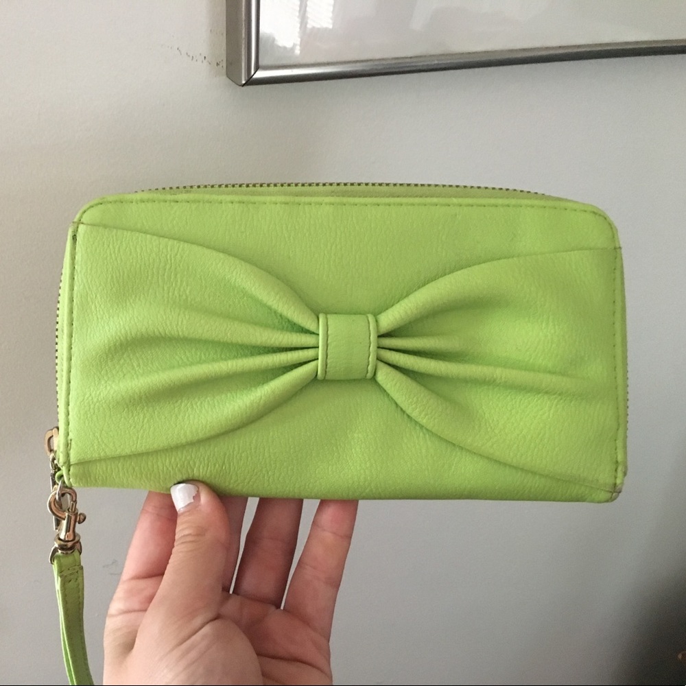 Green wallet