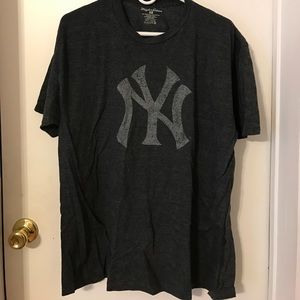 Yankees T-shirt
