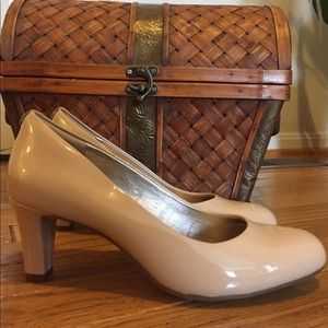 Easy Spirit Nude Heels
