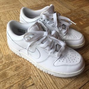 White Nike Dunks