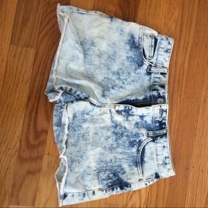 Old Navy- light wash shorts