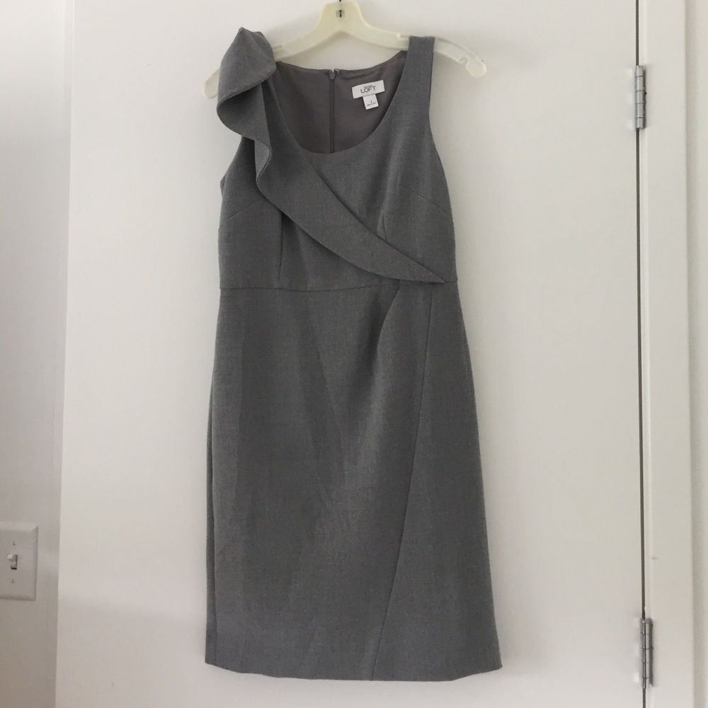 LOFT - size 2 - gray fitted dress