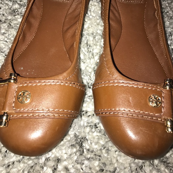 🌸OFFERS?🌸Tory Burch flats almond color - Picture 2 of 4