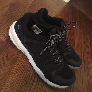 Black Under Amour Running Shoes