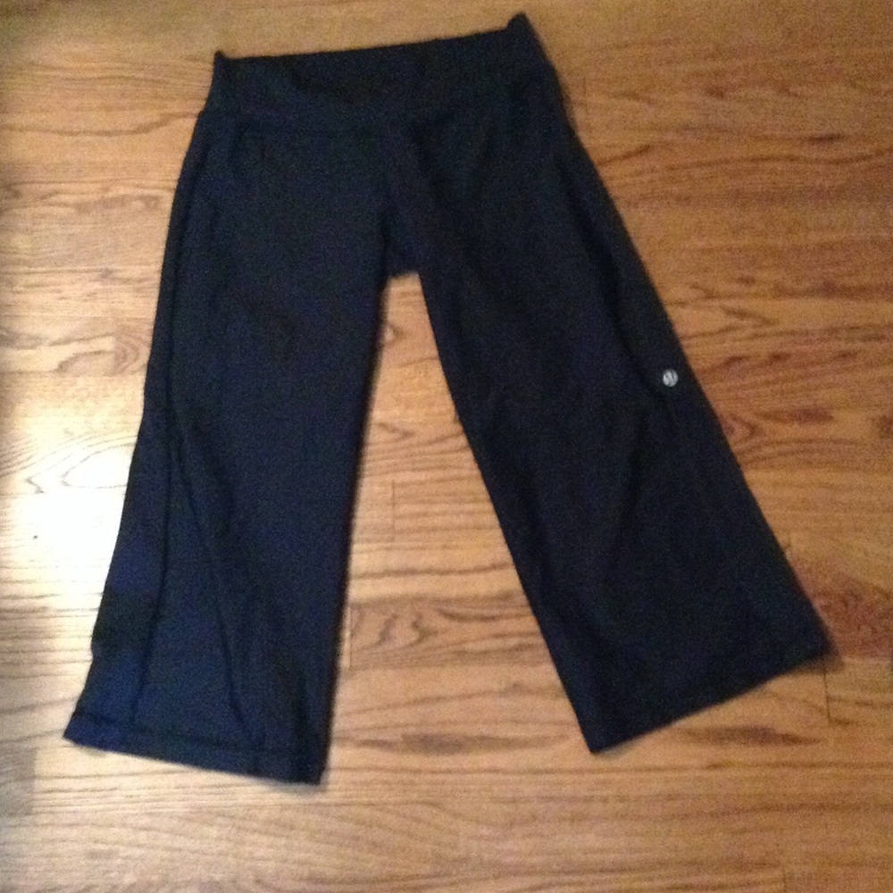 Black lulu yoga pants !