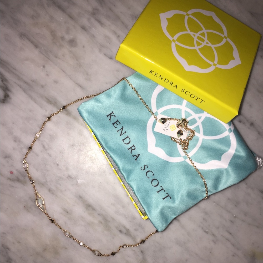 Kendra Scott necklace