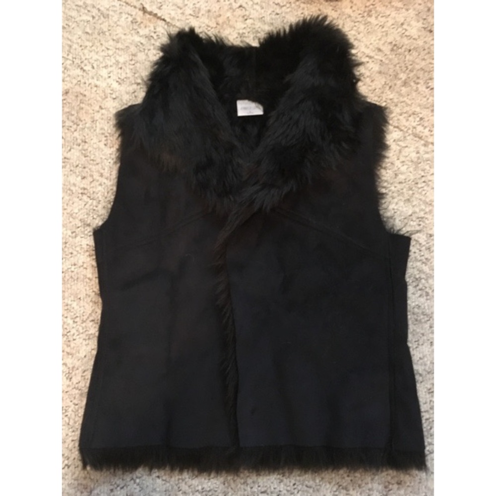 Jennifer Lopez faux fur vest