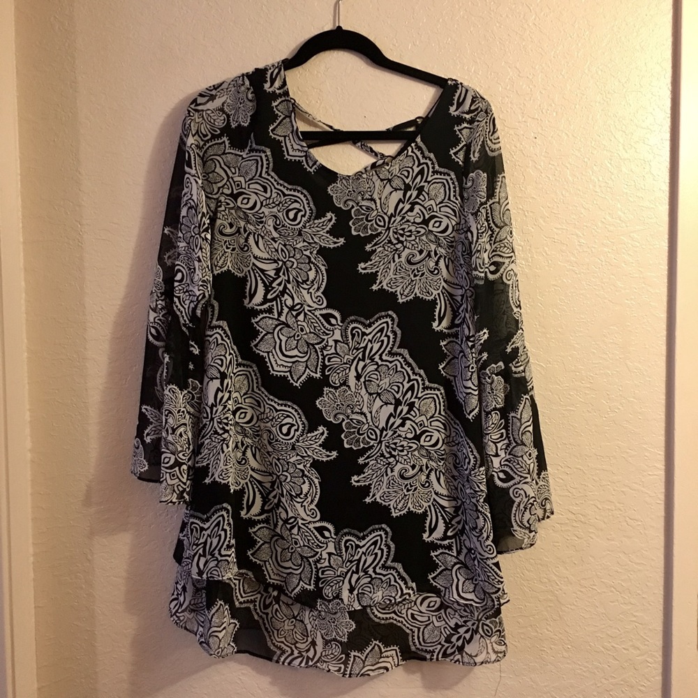 Black and white long sleeve floral mini dress