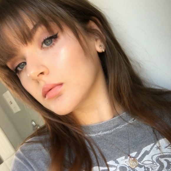 Meet your Posher, Willa - Picture 1 of 1