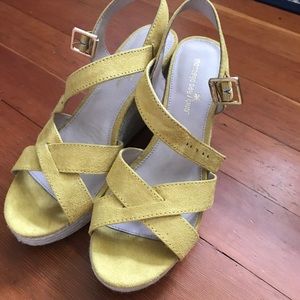 Like new yellow wedges